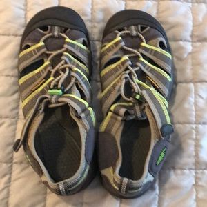 Keen Waterproof Sandals size5